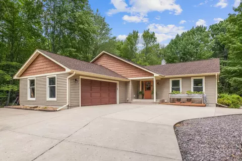 7505 S Orinoco Cir NE, Stacy, MN 55079