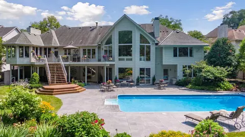 685 Brookside Ln, Mendota Heights, MN 55118