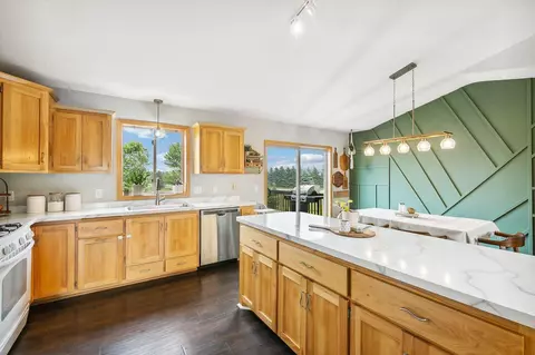 8730 Preserve Blvd N, Chisago City, MN 55013