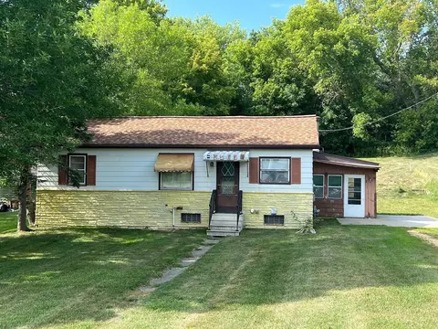 811 Benton St, Waterville, MN 56096