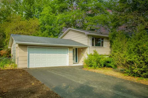 1778 Turquoise Trl, Eagan, MN 55122