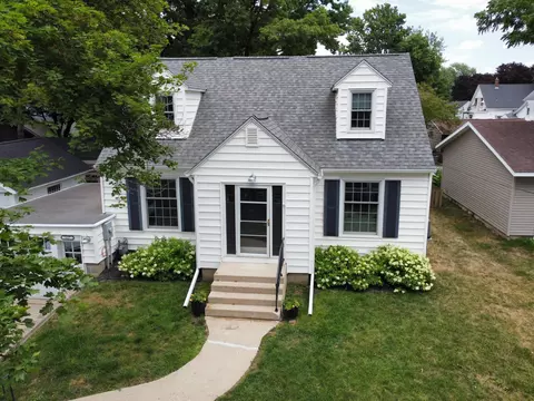 117 9th St SE, Waseca, MN 56093