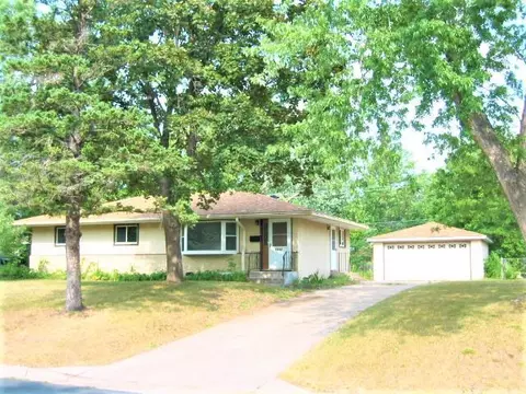 5933 5th St NE, Fridley, MN 55432