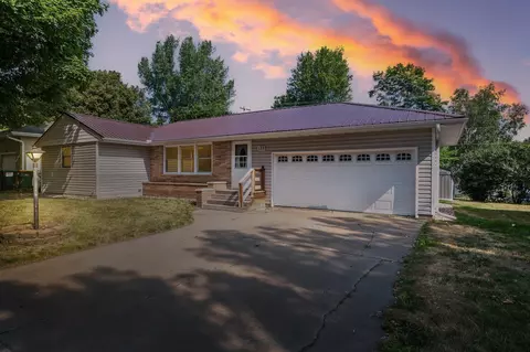 132 S Street St E, Norwood Young America, MN 55368