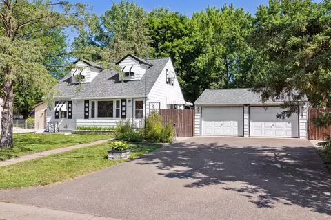 1469 Eldridge Ave E, Maplewood, MN 55109