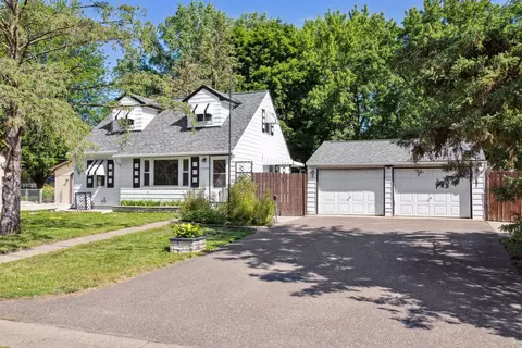 1469 Eldridge Ave E, Maplewood, MN 55109