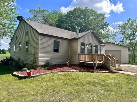 22390 Glynview Trl, Faribault, MN 55021
