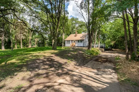 649 Mendota Rd, Mendota Heights, MN 55118