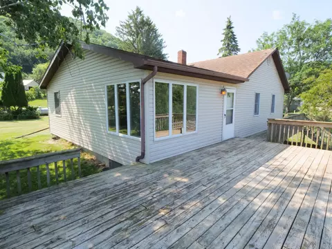 210 Schell Hl, Minneiska, MN 55910