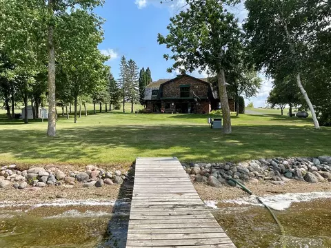 32815 Walleye Dr, Battle Lake, MN 56515