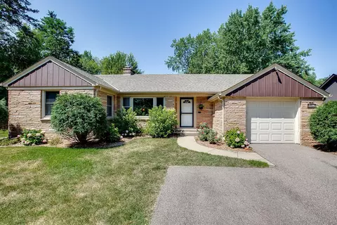 2100 Vernon Dr S, Minnetonka, MN 55305