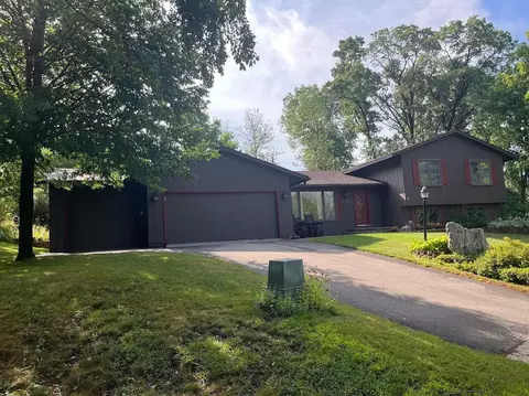 13711 Oakland Dr, Burnsville, MN 55337