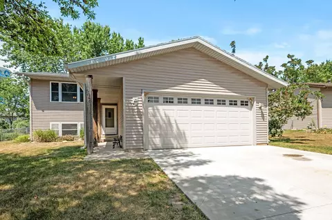 5646 Cedarwood Trl NE, Prior Lake, MN 55372