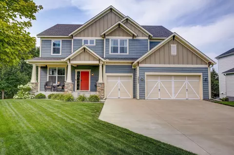 5953 Woodcrest Way, Shoreview, MN 55126