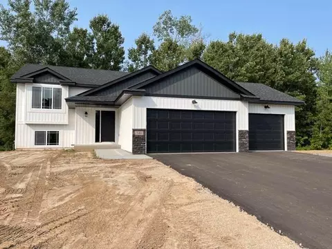 3956 Olsons Rd NW, Cambridge, MN 55008