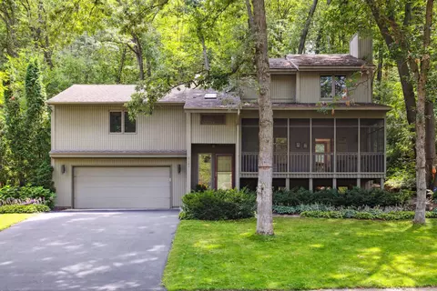 8264 131st St W, Apple Valley, MN 55124