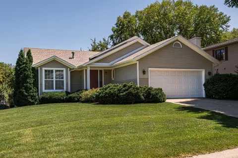 2152 Beacon Dr SW, Rochester, MN 55902