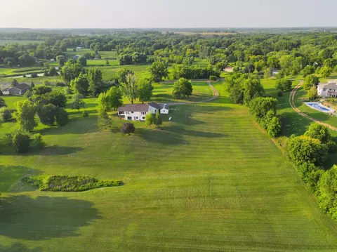 5015 Pioneer Trl, Greenfield, MN 55357