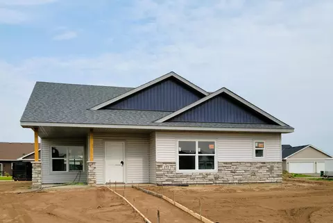 211 Gateway Pkwy, Osceola, WI 54020