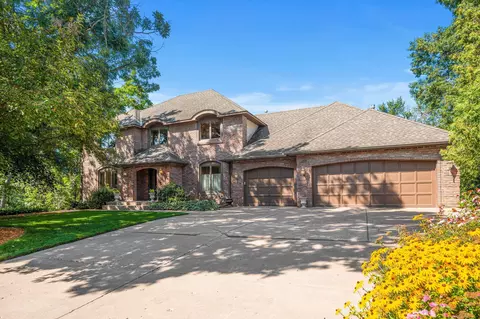 4487 Timberline Ct, Vadnais Heights, MN 55127