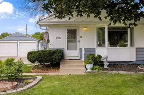 2012 Zircon Ln, Eagan, MN 55122 photo 2