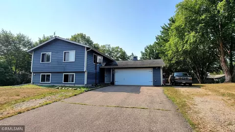 428 Diedrich Dr, Carver, MN 55315