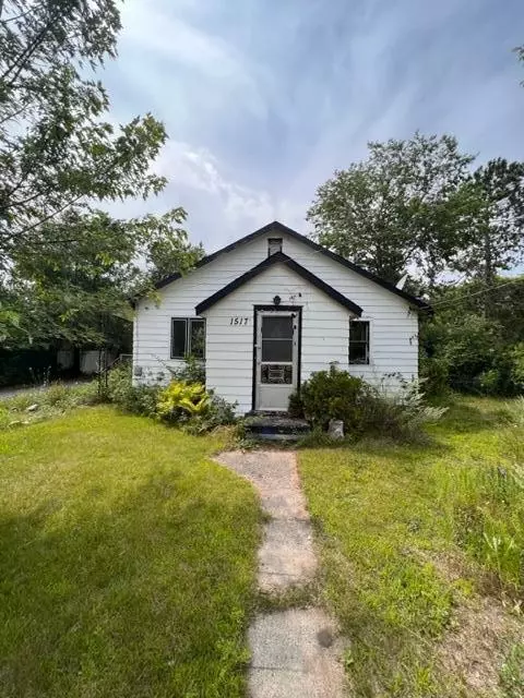 1517 Irvine Ave NW, Bemidji, MN 56601