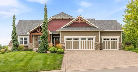 1353 Danita Dr, Shakopee, MN 55379