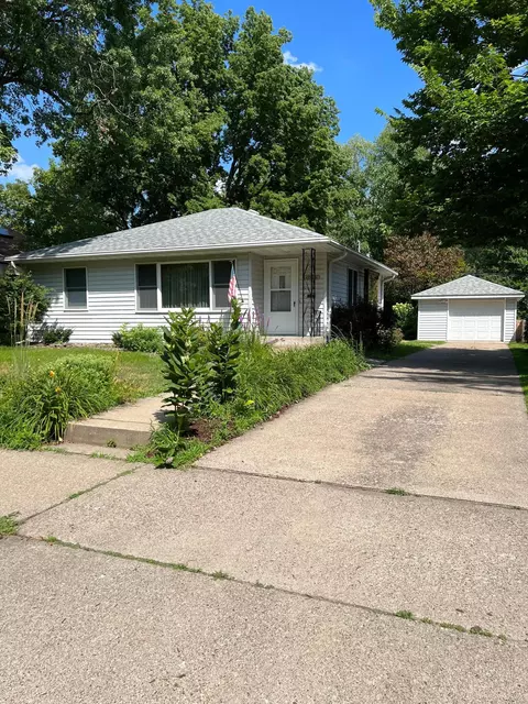 4048 Yates Ave N, Robbinsdale, MN 55422