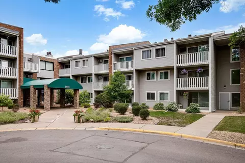 1601 N Innsbruck Dr #257, Fridley, MN 55432