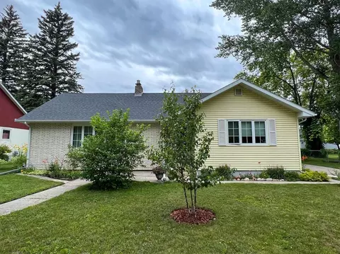 933 Main Ave N, Thief River Falls, MN 56701