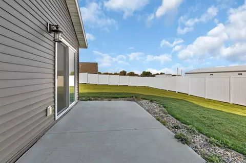 300 26th St SE, Willmar, MN 56201 photo 5
