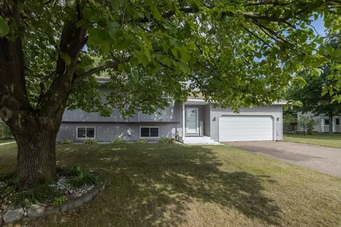 10933 Xylon Ct, Champlin, MN 55316 photo 3
