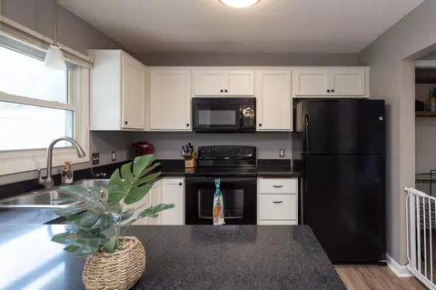 10933 Xylon Ct, Champlin, MN 55316 photo 7