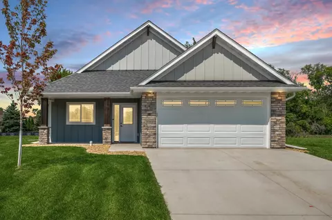 38969 Elm Ct, North Branch, MN 55056