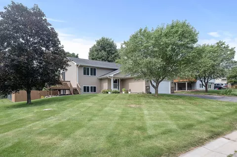 900 7th St, Jordan, MN 55352