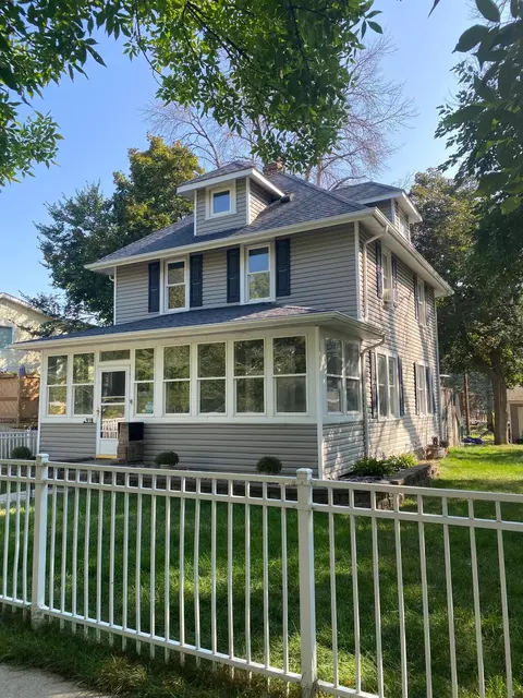 918 15th Ave N, South Saint Paul, MN 55075