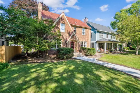 473 Woodlawn Ave, Saint Paul, MN 55105
