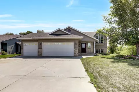 604 Highlands Dr, Albany, MN 56307