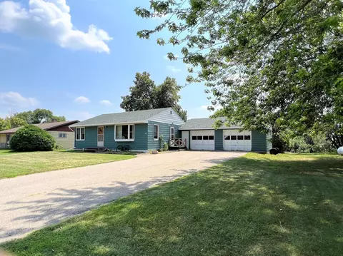 12 Douglas St W, Kensington, MN 56343