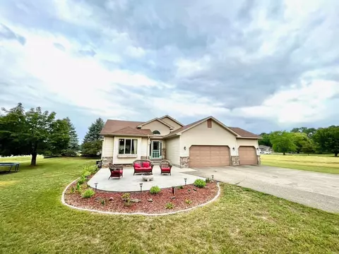 22020 Woodbine St NW, Oak Grove, MN 55303