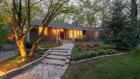 147 Glenbrook Rd N, Wayzata, MN 55391