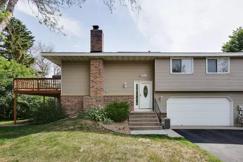 12271 Oak Leaf Ct, Burnsville, MN 55337