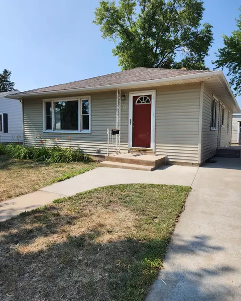 727 E 2nd St, Redwood Falls, MN 56283