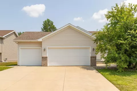 2637 Heartland Dr NW, Rochester, MN 55901