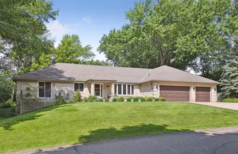 204 Ranchview Ln S, Wayzata, MN 55391
