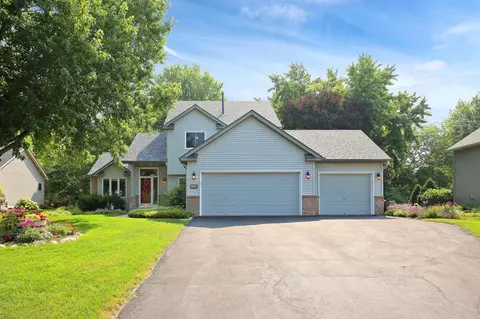 8425 Spruce Pt, Victoria, MN 55386