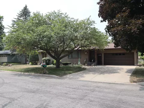 114 Marquette Ave, North Mankato, MN 56003