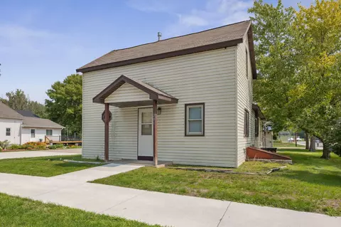 201 N 4th St, Henderson, MN 56044