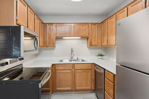 3854 Heather Dr, Eagan, MN 55122 photo 8